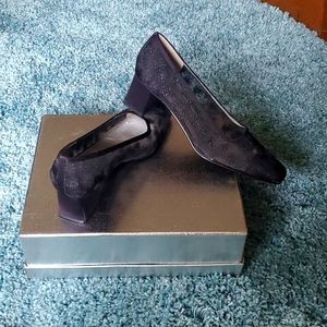 Naturalizer women's size 9 Width shoes